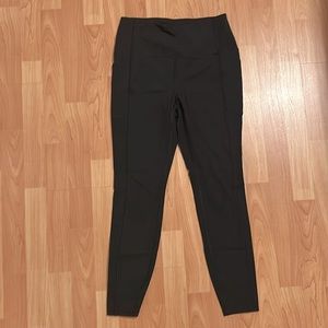 Yoga leggings with pockets